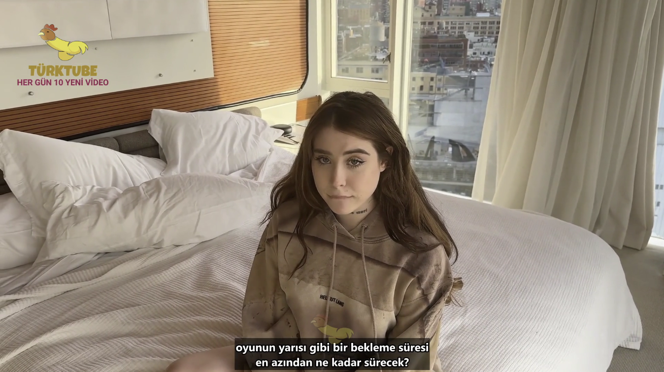 Kız Kardeşini Erkek Arkdaşının Yatağında Sikiyor